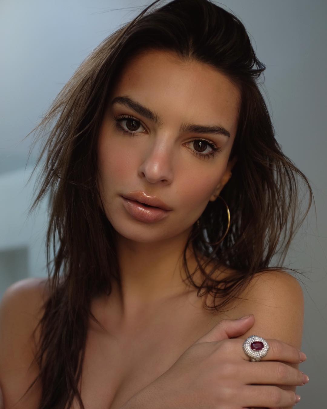 Emily Ratajkowski: Morning guys... - INBELLA