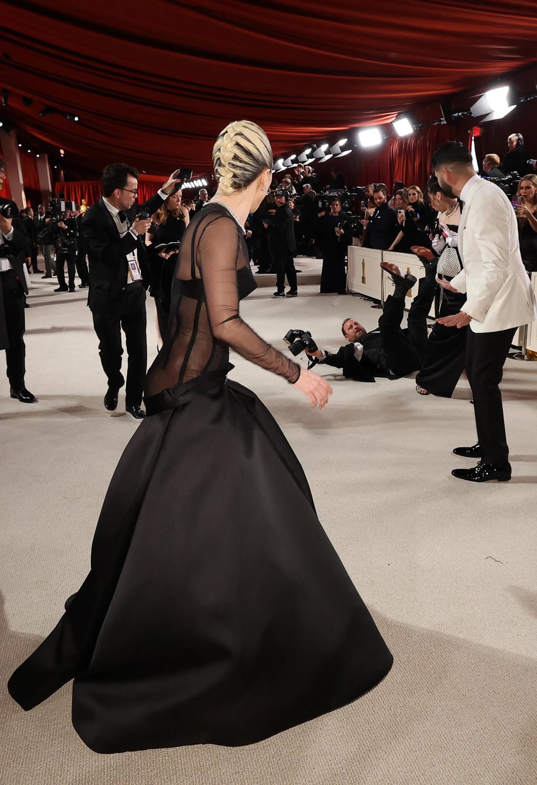 When Lady Gaga rushed to help the fallen photographer at the Oscar’s