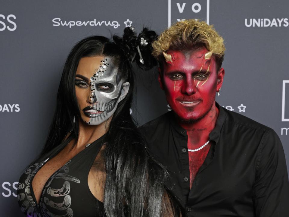 Katie Price and JJ Slater dress up for Halloween. (Getty)