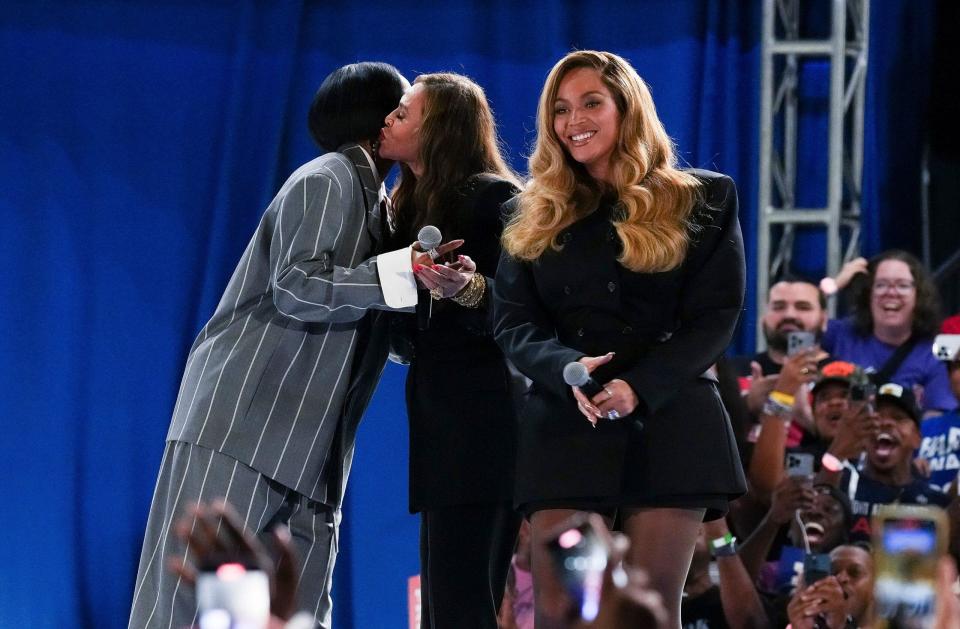 Beyonce and Kelly Rowland at Kamala Harris rally