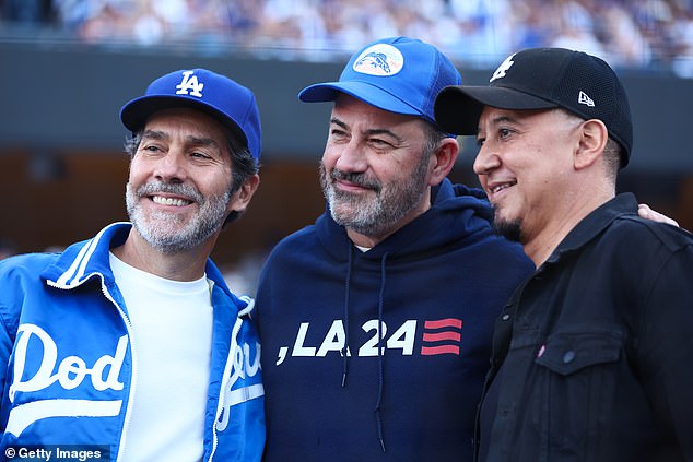 Jimmy Kimmel poses for a picture  alongside Jim Gentleman and Cleto Escobedo III