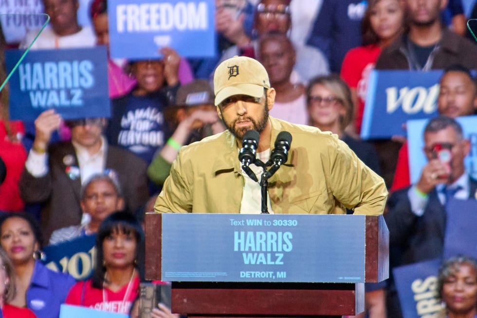 rapper eminem introduces former president barack obama during a rally to supporters of vice president kamala harris 2024 presidential run in detroit, mi, tuesday, oct 22, 2024 photo by dominic gwinn middle east images middle east images via afp photo by dominic gwinnmiddle east imagesafp via getty images